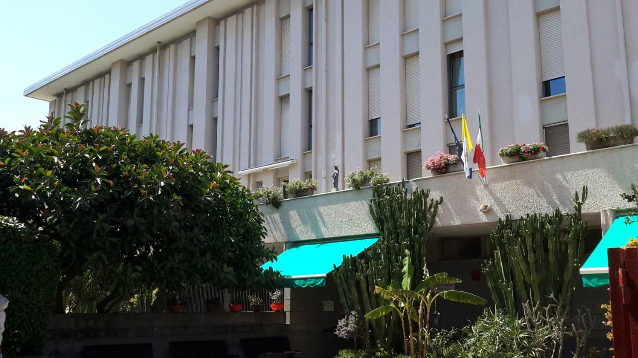Centro Giovanile Padre Minozzi Hotell Policoro Exteriör bild